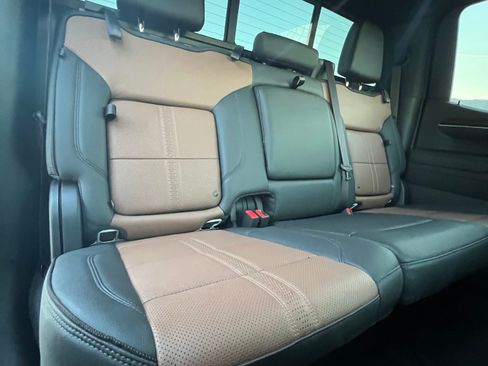 Used 2023 Chevrolet Silverado 1500 High Country w/ High Country Premium Package image 24