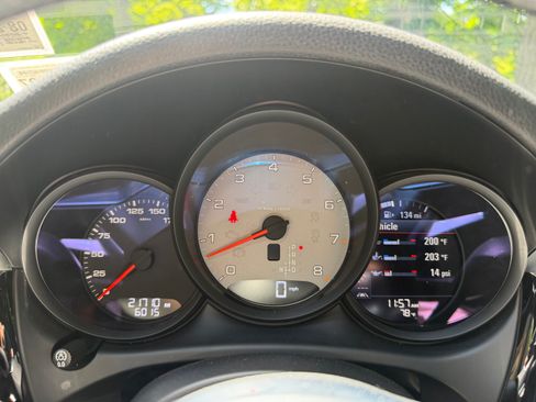Used 2020 Porsche Macan S AWD/4WD image 9