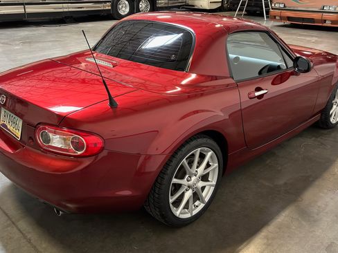 Used 2011 MAZDA MX-5 Miata Touring w/ Suspension Pkg RWD image 5