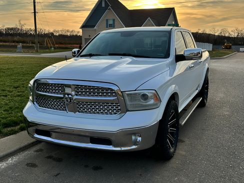 Used 2015 RAM 1500 Laramie w/ Convenience Group image 11