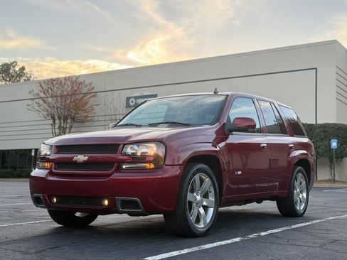 Used 2008 Chevrolet TrailBlazer SS w/ Sun And 6-Disc Cd Package image 6
