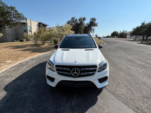 Used 2017 Mercedes-Benz GLS 550 4MATIC image 2