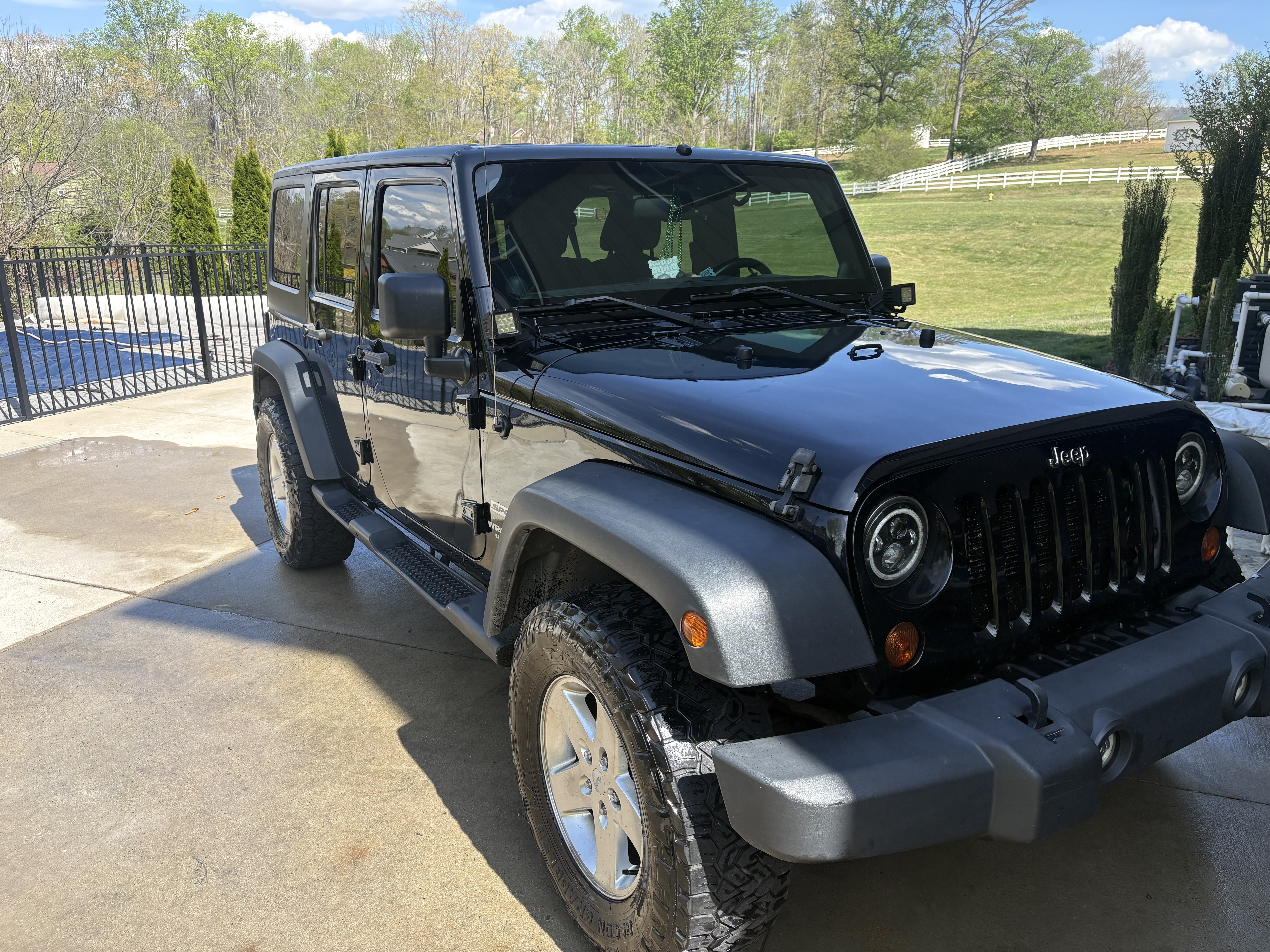 Used 2013 Jeep Wrangler Unlimited Sport AWD/4WD image 2