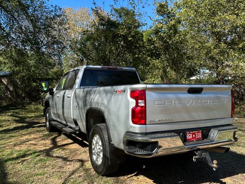 Used 2020 Chevrolet Silverado 3500 LT image 4