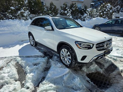 Used 2021 Mercedes-Benz GLC 300 4MATIC image 4