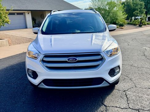 Used 2018 Ford Escape SE FWD image 4
