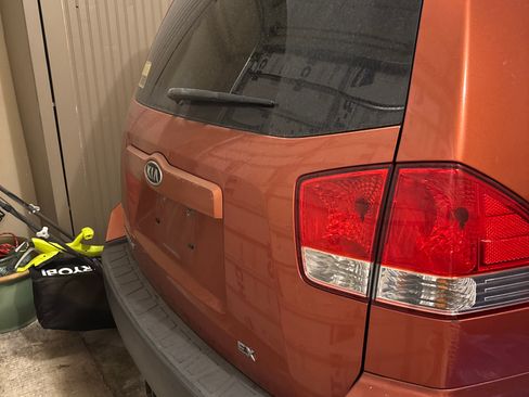 Used 2009 Kia Borrego EX image 4