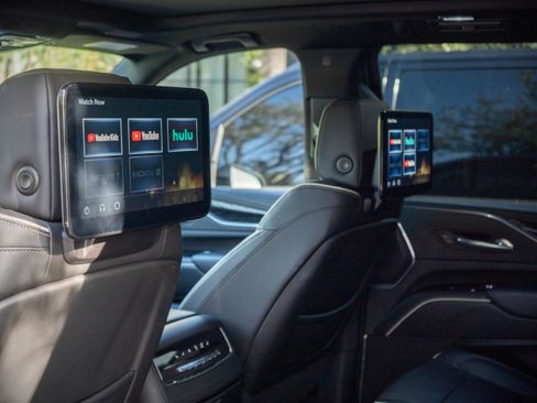 Used 2023 Cadillac Escalade ESV Sport w/ Touring Package image 12