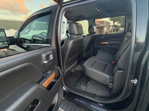 Used 2019 Chevrolet Silverado 3500 LTZ AWD/4WD image 9