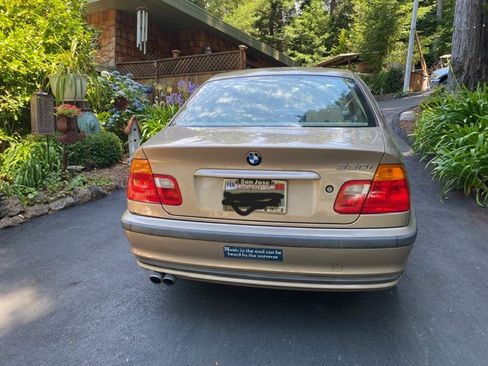 Used 2001 BMW 330i Sedan image 11