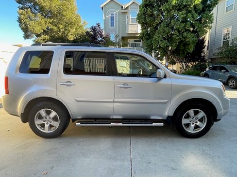 Used 2011 Honda Pilot EX image 2