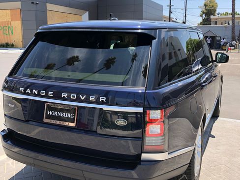 Used 2016 Land Rover Range Rover HSE image 4