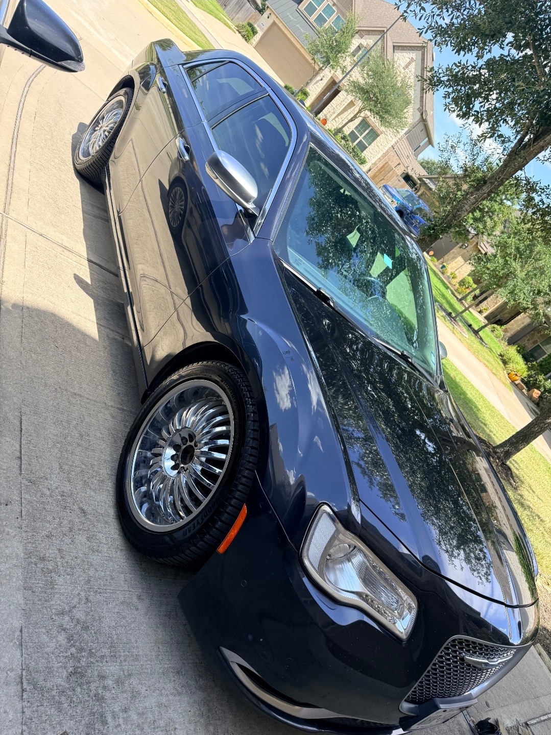 Used 2018 Chrysler 300 C w/ Sun, Sound & Nav Package RWD image 4