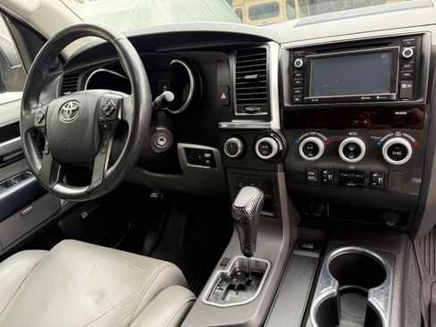 Used 2018 Toyota Sequoia Limited w/ Safety & Convenience Package image 12