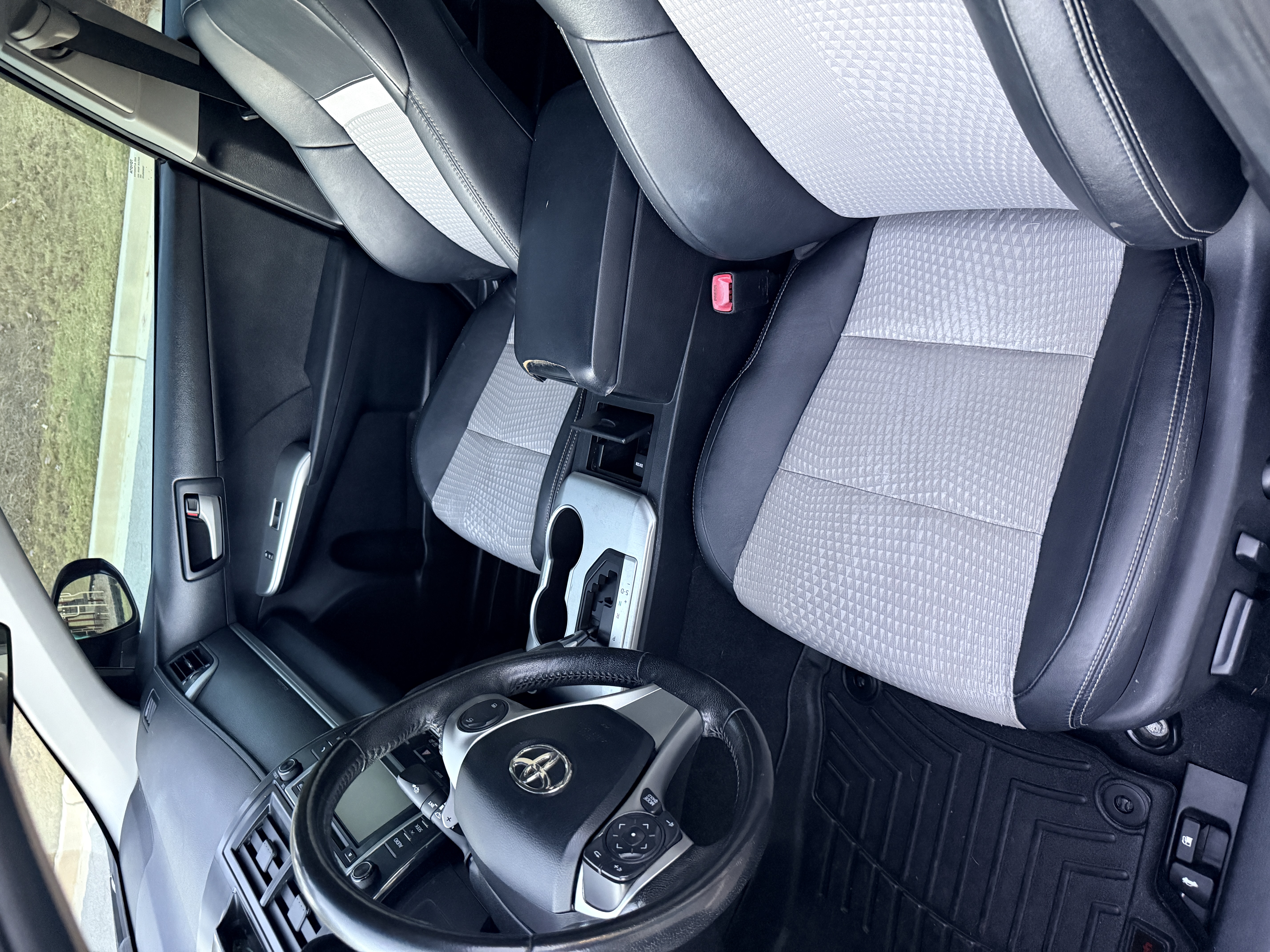 Used 2012 Toyota Camry SE FWD image 15