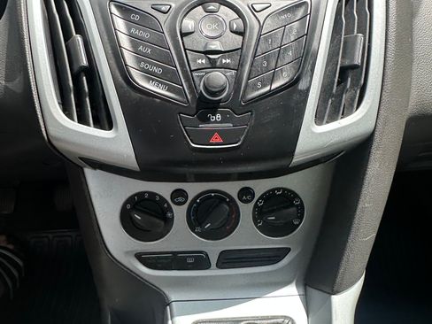 Used 2012 Ford Focus SE w/ SE Sport Pkg FWD image 13