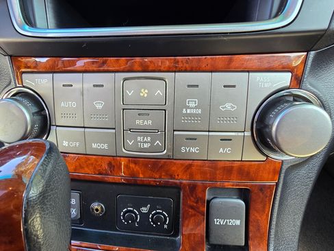 Used 2013 Toyota Highlander Limited image 25