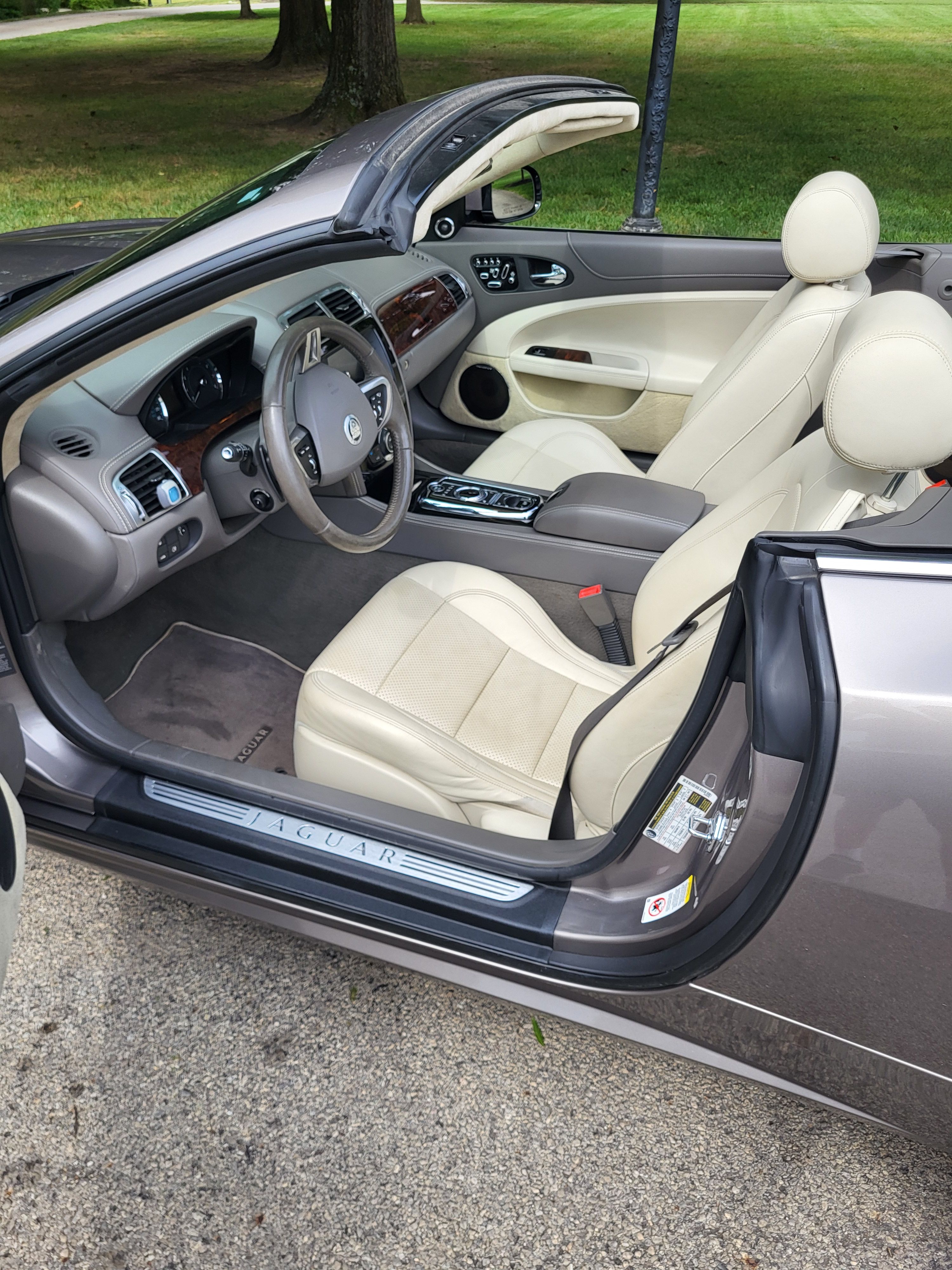 Used 2012 Jaguar XK Convertible RWD image 16
