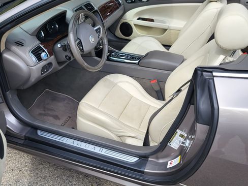 Used 2012 Jaguar XK Convertible image 16