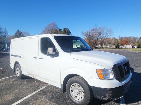 Used 2016 Nissan NV 1500 SV image 2