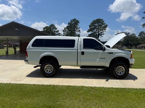 Used 2001 Ford F250 4x4 Regular Cab Super Duty image 2
