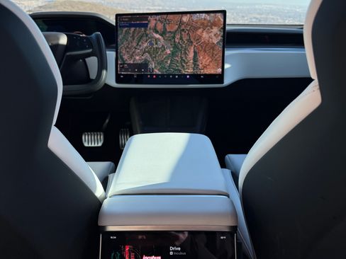 Used 2024 Tesla Model S Plaid image 18