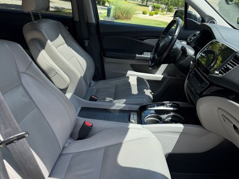 Used 2019 Honda Pilot Elite image 8