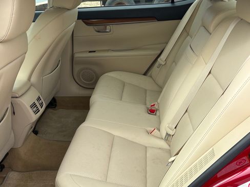 Used 2014 Lexus ES 300h w/ Premium Package w/Bamboo Trim image 5