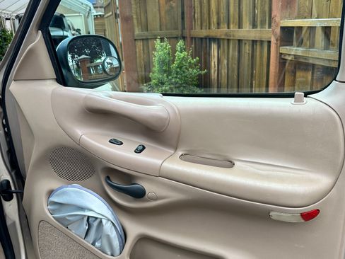 Used 1997 Ford F150 2WD Regular Cab image 5
