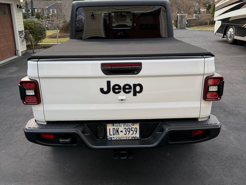 Used 2021 Jeep Gladiator Sport image 5