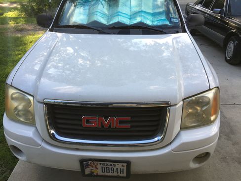 Used 2004 GMC Envoy XL SLE w/ 1SB Preferred Equipment Group image 1