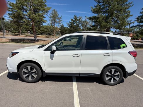 Used 2017 Subaru Forester 2.5i Premium AWD/4WD image 4
