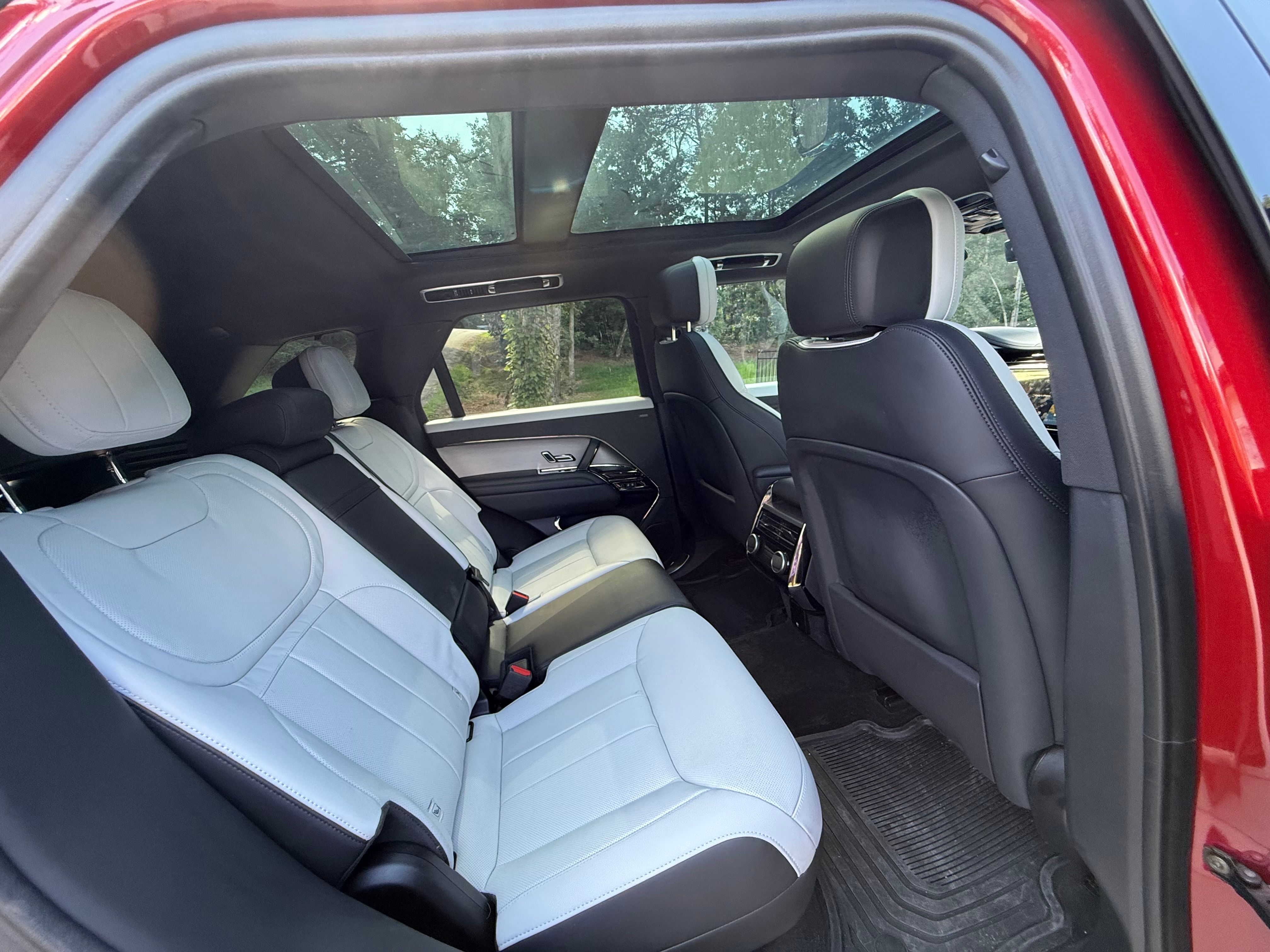 Used 2025 Land Rover Range Rover Sport Dynamic SE AWD/4WD image 25