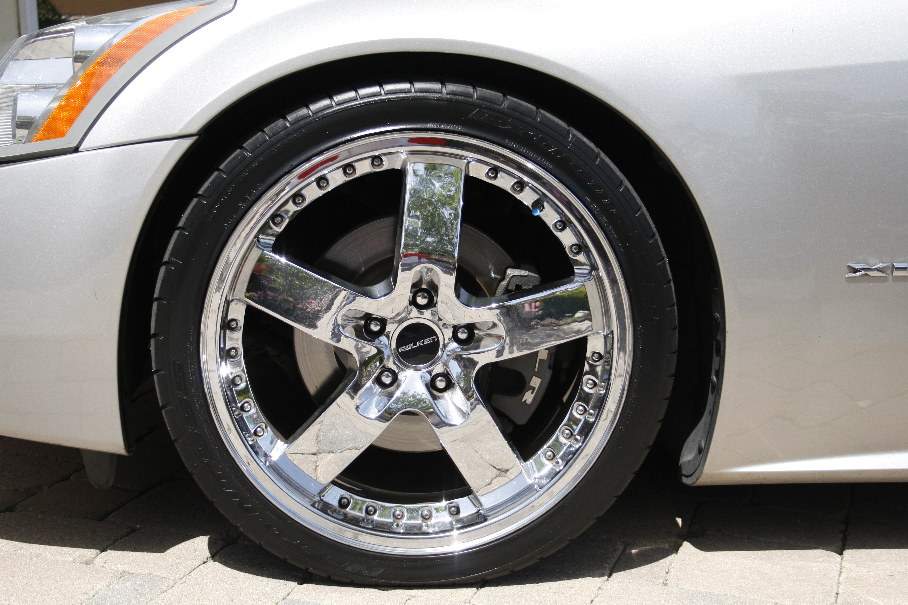 Used 2006 Cadillac XLR RWD image 15