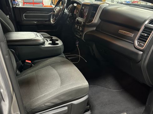 Used 2019 RAM 3500 Big Horn image 9