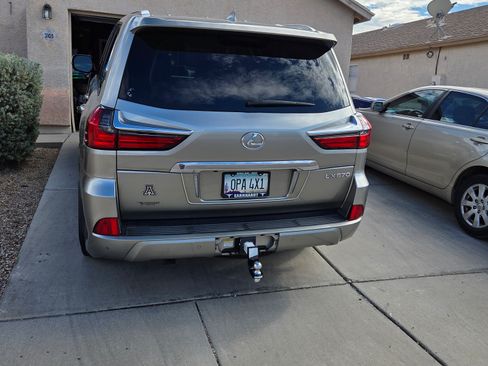 Used 2019 Lexus LX 570 4WD w/ Luxury Package image 5