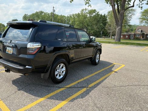 Used 2019 Toyota 4Runner SR5 RWD image 5