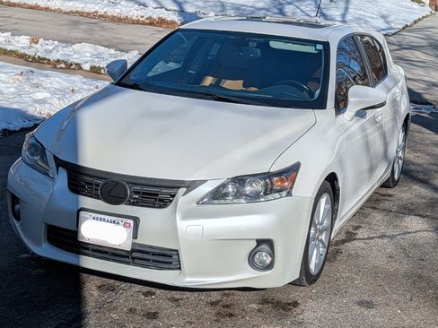 Used 2013 Lexus CT 200h image 1