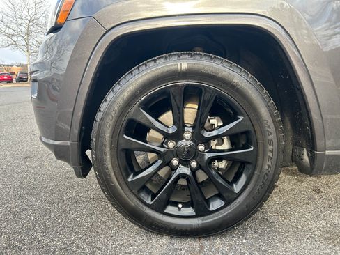 Used 2019 Jeep Grand Cherokee Altitude image 8