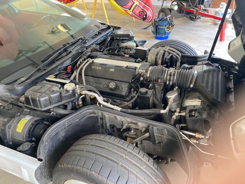 Used 1995 Chevrolet Corvette Coupe RWD image 5