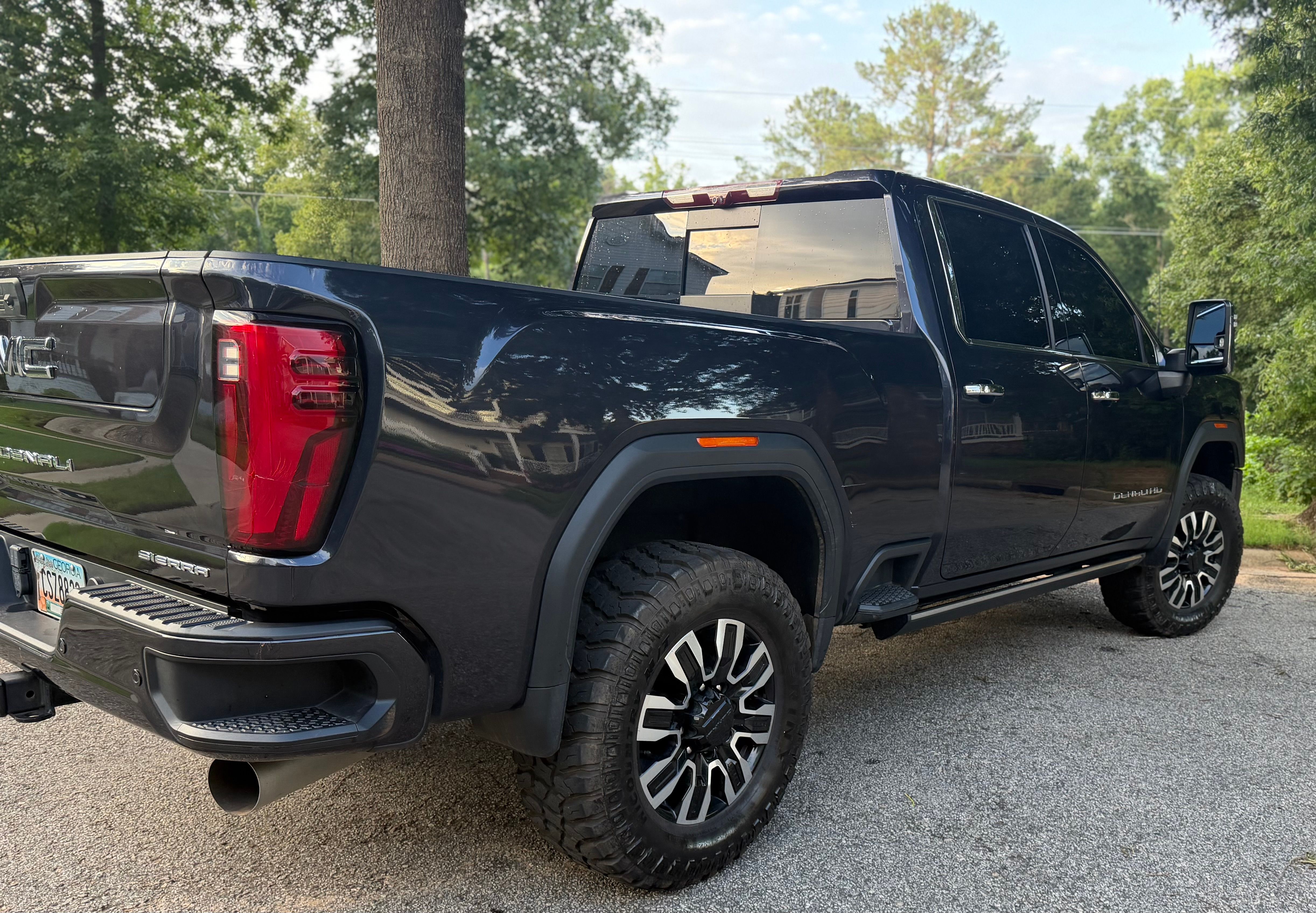 Used 2024 GMC Sierra 2500 Denali Ultimate AWD/4WD image 16
