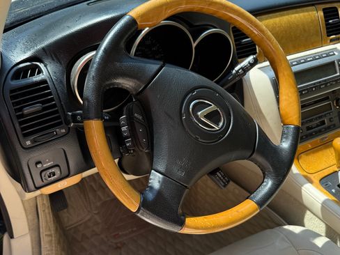 Used 2004 Lexus SC 430 Convertible RWD image 17