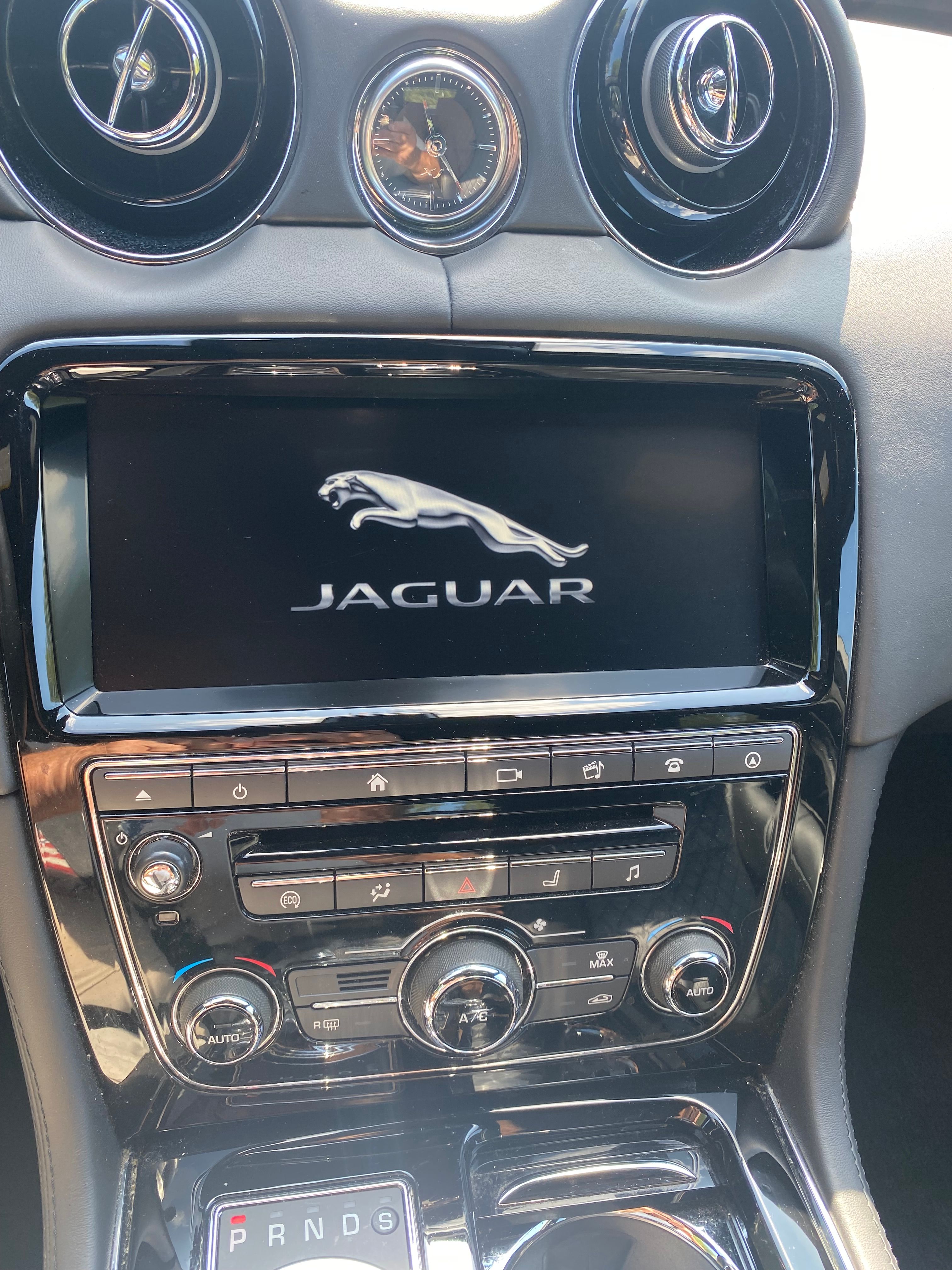 Used 2019 Jaguar XJ L Portfolio RWD image 15