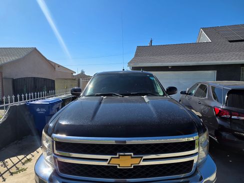 Used 2012 Chevrolet Silverado 2500 LTZ w/ LTZ Plus Package image 5