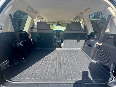 Used 2021 Lexus GX 460 Premium w/ Accessory Package image 22