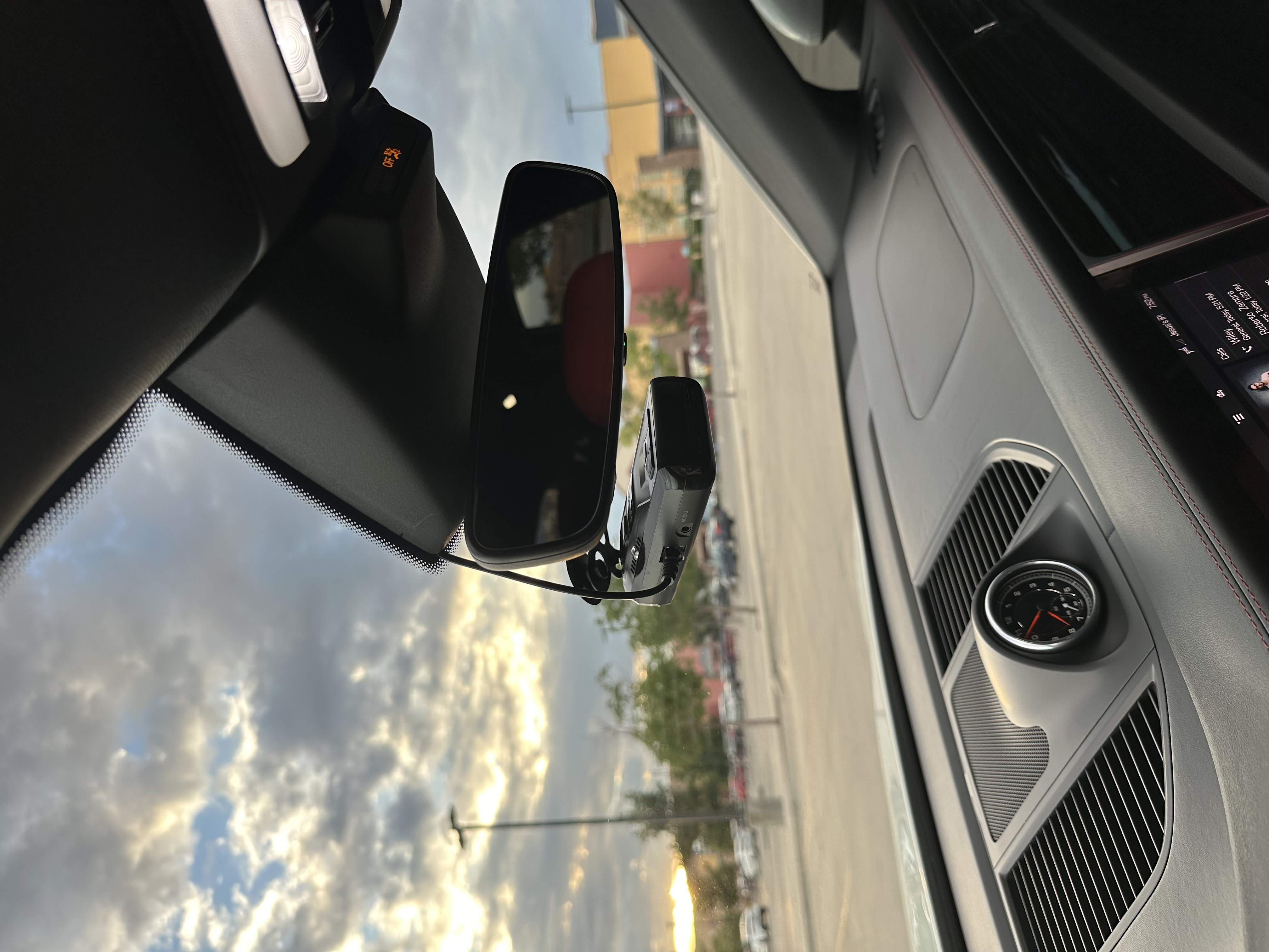 Used 2020 Porsche Macan AWD/4WD image 17