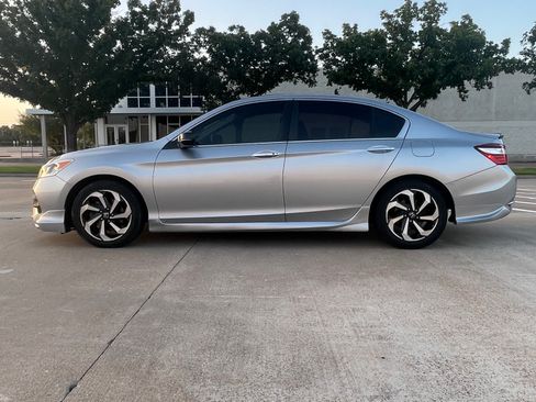 Used 2016 Honda Accord EX image 5