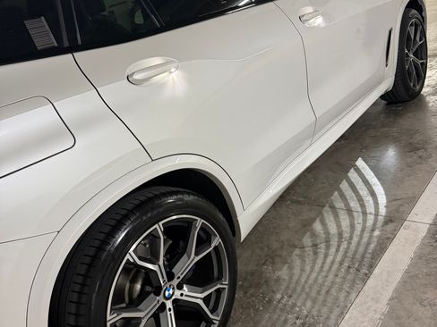 Used 2020 BMW X5 M50i w/ Executive Package image 4