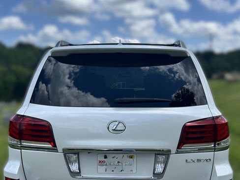 Used 2015 Lexus LX 570 4WD image 5