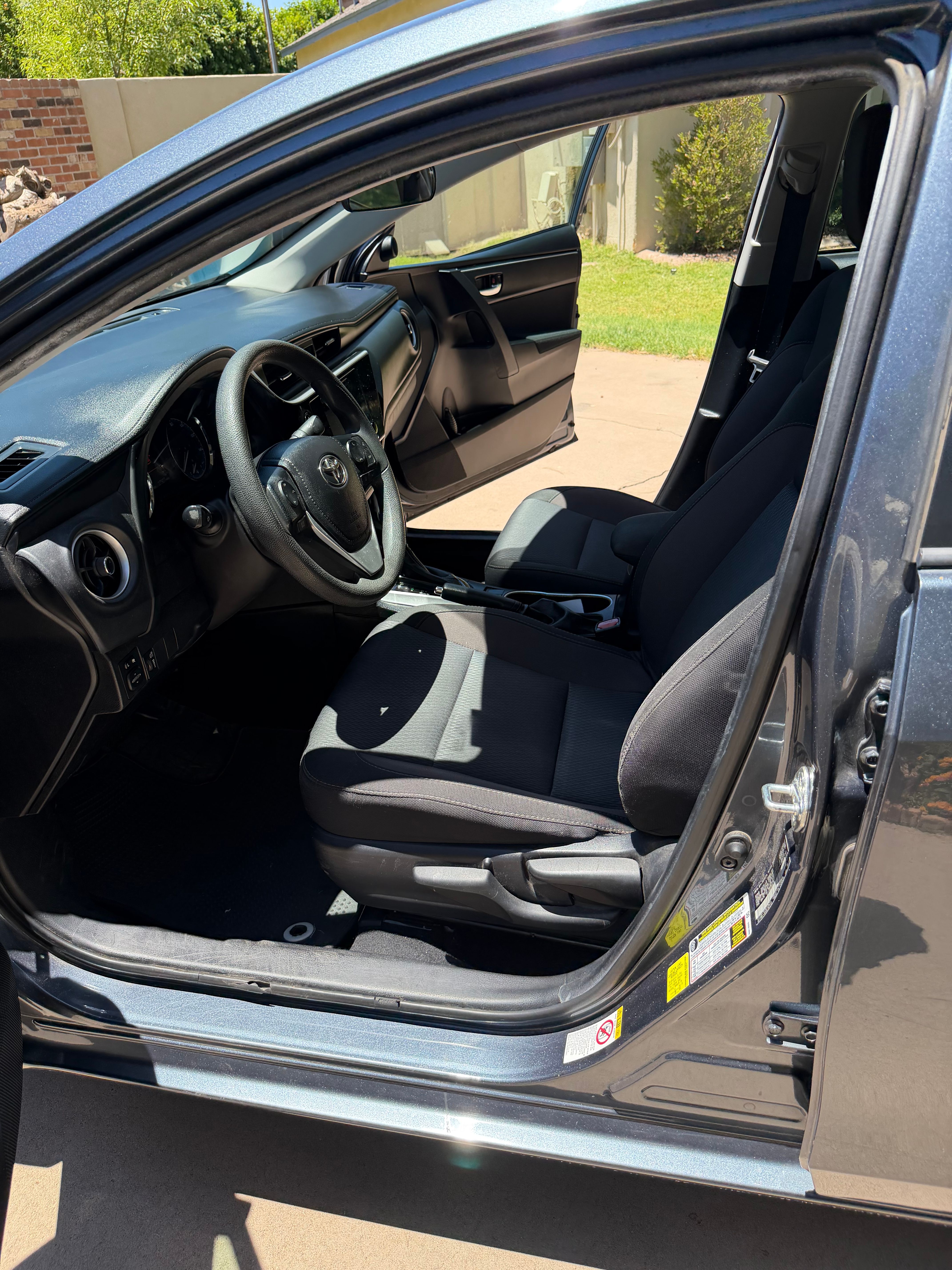 Used 2018 Toyota Corolla LE FWD image 4